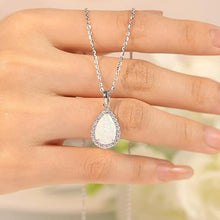 Load image into Gallery viewer, Women&#39;s Imitation Opal Necklace, Shiny And Exquisite