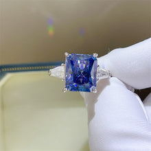 Load image into Gallery viewer, Sapphire Blue Ledean 5 Karat Moissanite Ring