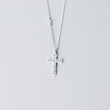 Load image into Gallery viewer, Women&#39;s Refined Rhinestone Simple Artistic Silver Necklace