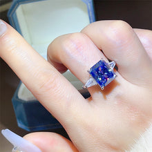 Load image into Gallery viewer, Sapphire Blue Ledean 5 Karat Moissanite Ring