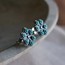 Load image into Gallery viewer, Retro Turquoise Snowflake Ear Stud