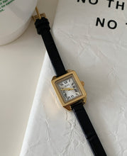 Load image into Gallery viewer, Small Design Light Luxury High-grade Retro Roman Quartz Watch